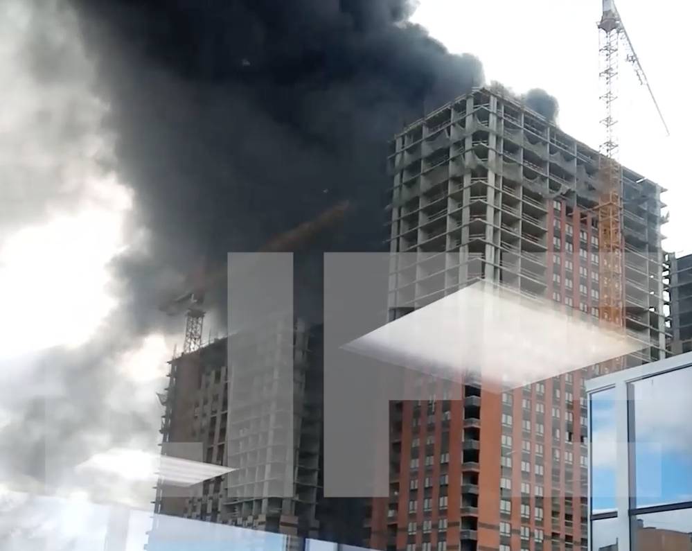 В Москве потушили пожар площадью 500 кв. метров на стройке