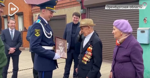 "Единая Россия" проводит адресные парады у домов ветеранов в преддверии Дня Победы