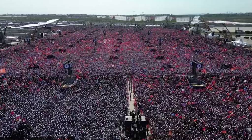 Эрдоган поставил рекорд митингом своих сторонников в Стамбуле