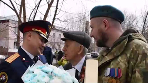 Участник спецоперации исполнил мечту столетнего ветерана ВОВ из Кузбасса
