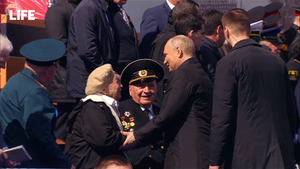 Путин побеседовал с ветеранами ВОВ после Парада Победы