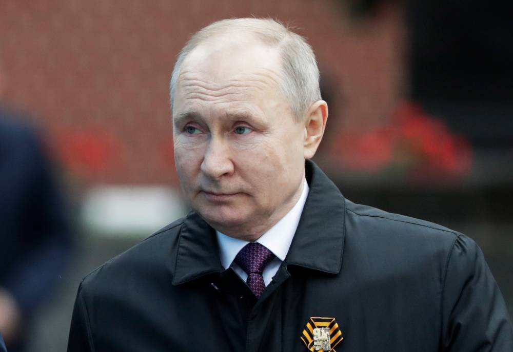 Путин назвал преступлением снос мемориалов советским воинам за рубежом