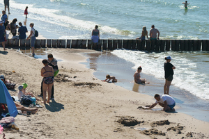 Россиян предупредили об опасности заразиться грибком или глистами из-за пляжного песка