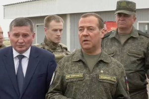 Медведев: "Осиное гнездо" террористического киевского режима нужно уничтожить
