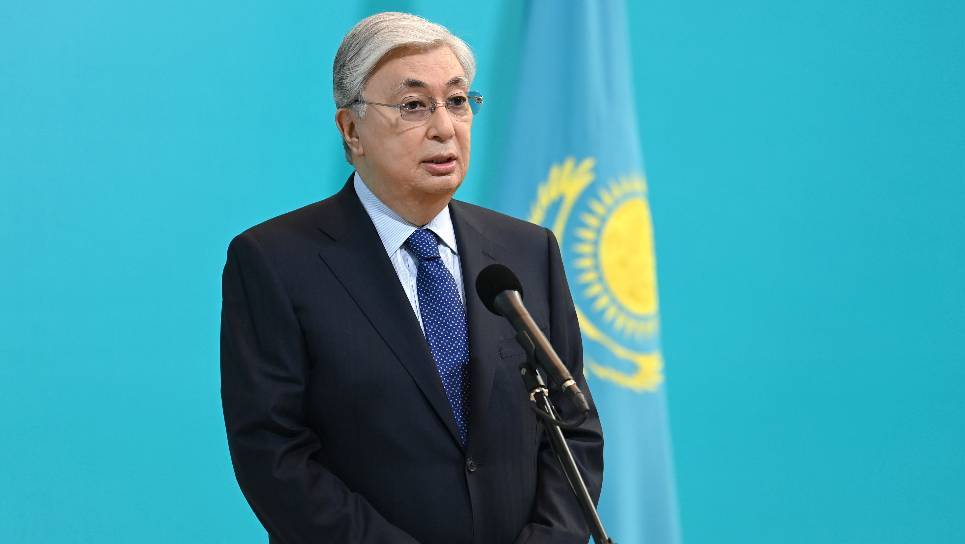 Токаев наградил погибших при пожаре на востоке Казахстана орденом "Курмет"