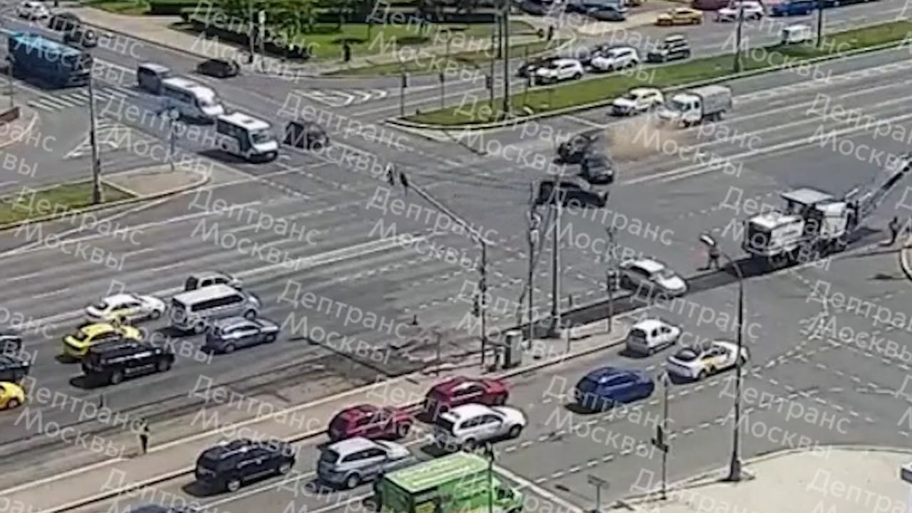 ДТП с участием нескольких автомобилей произошло на Каширском шоссе в Москве