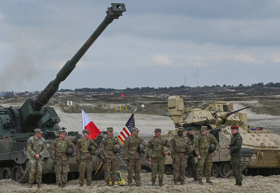 Польские и американские солдаты во время совместных военных учений Anaconda в апреле 2023 года. Фото © NurPhoto via Getty Images / Artur Widak 