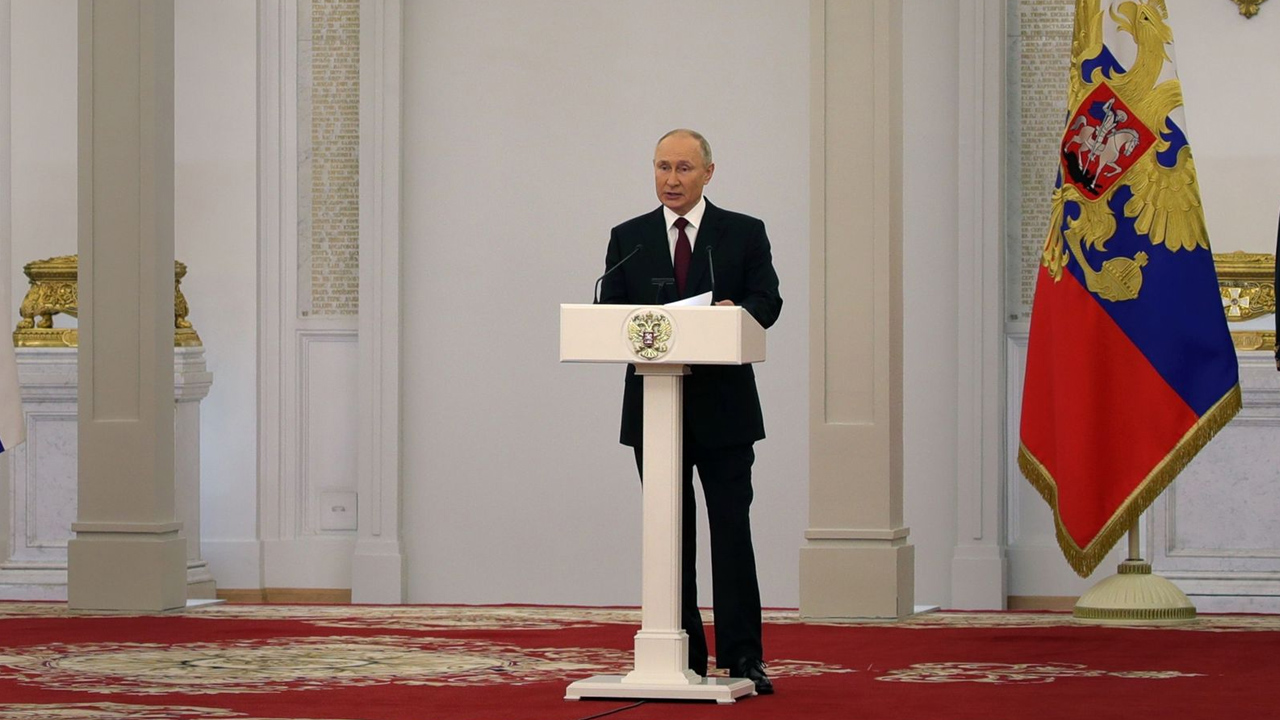 Путин вручает госнаграды