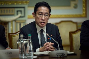 Премьер Японии Кисида заявил, что Украина находится под "ядерным зонтиком" Китая