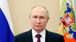 Путин поздравил граждан с Днём России
