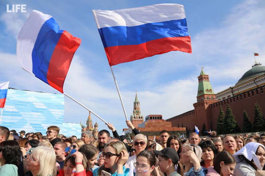 В Москве прошёл праздничный концерт в честь Дня России. Фото © LIFE / Роман Вдовиченко