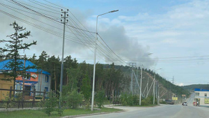 В Якутске горит мусорный полигон, есть угроза перехода огня на лесной массив