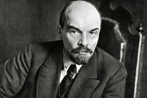 "Попал бы на чекап": Врач рассказал, как в наши дни можно было бы спасти Ленина от ранней смерти