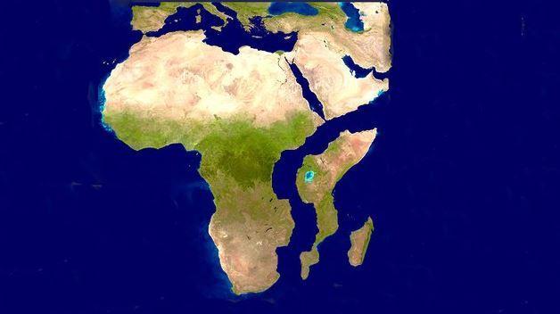 Предстоящее отделение востока Африки в результате тектонического разлома. Фото © thesun.co.uk
