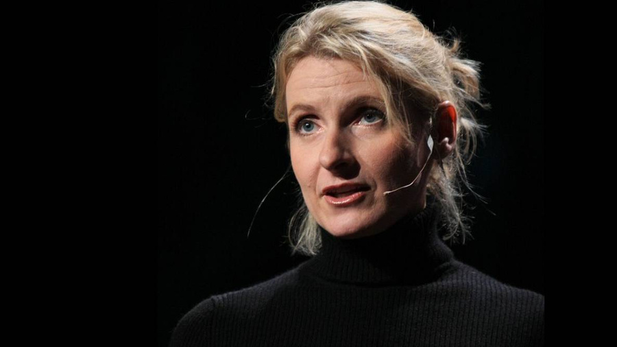 Американская писательница Элизабет Гилберт. Обложка © Wikipedia / Erik Charlton