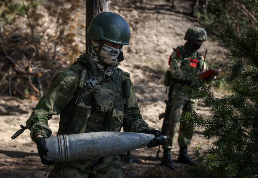 "Санитарную зону" на Украине будет создавать армия. Фото © ТАСС / Станислав Красильников