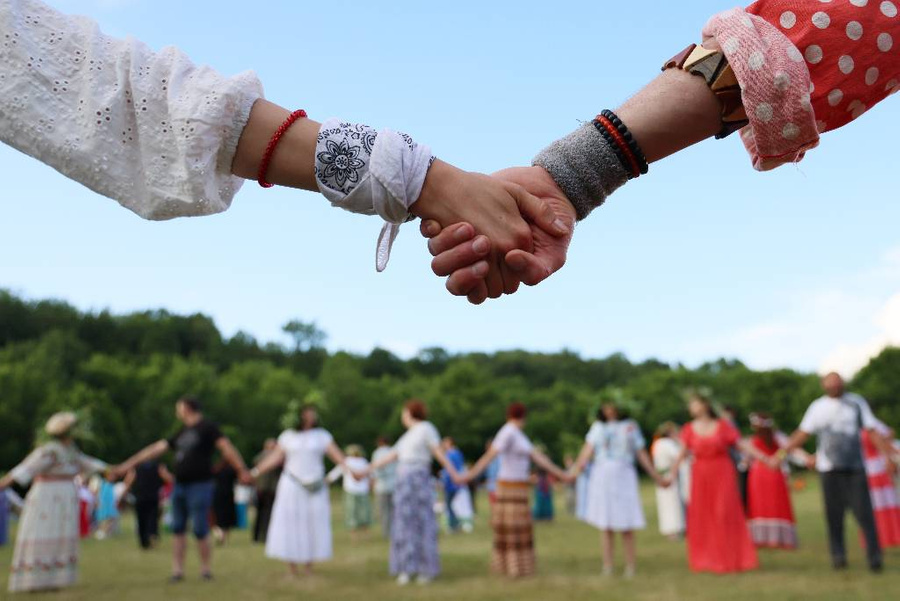 День дружбы и единения славян отмечается 25 июня. Фото © ТАСС / Дмитрий Феоктистов