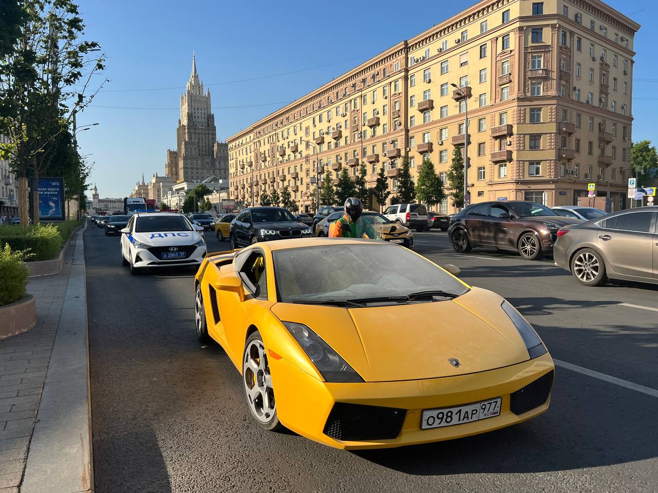 Загоревшаяся в центре Москвы Lamborghini проходила диагностику два дня назад