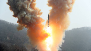 КНДР запустила две ракеты в ответ на крупнейшие военные учения Южной Кореи и США