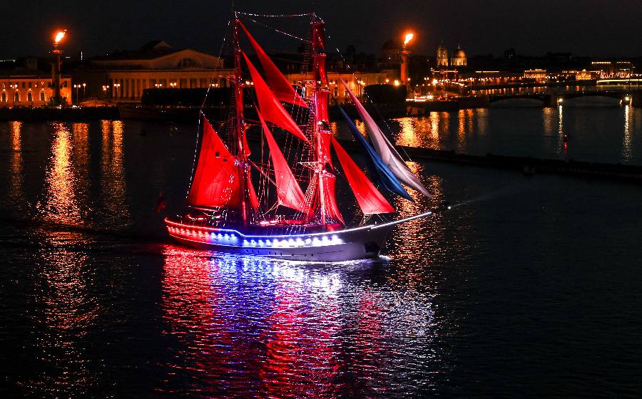 24 июня 2024 года пройдёт праздник выпускников "Алые паруса". Фото © ТАСС / Пётр Ковалёв