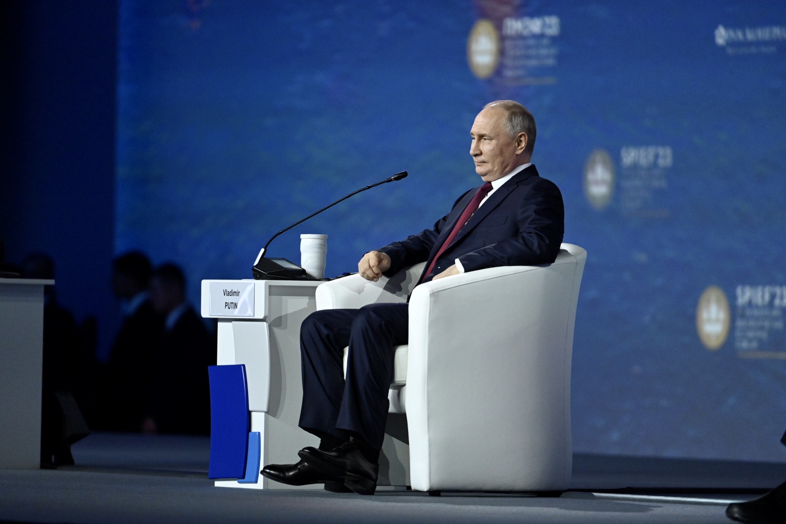 Путин призвал выплачивать пособие по уходу за ребёнком-инвалидом при частичной занятости