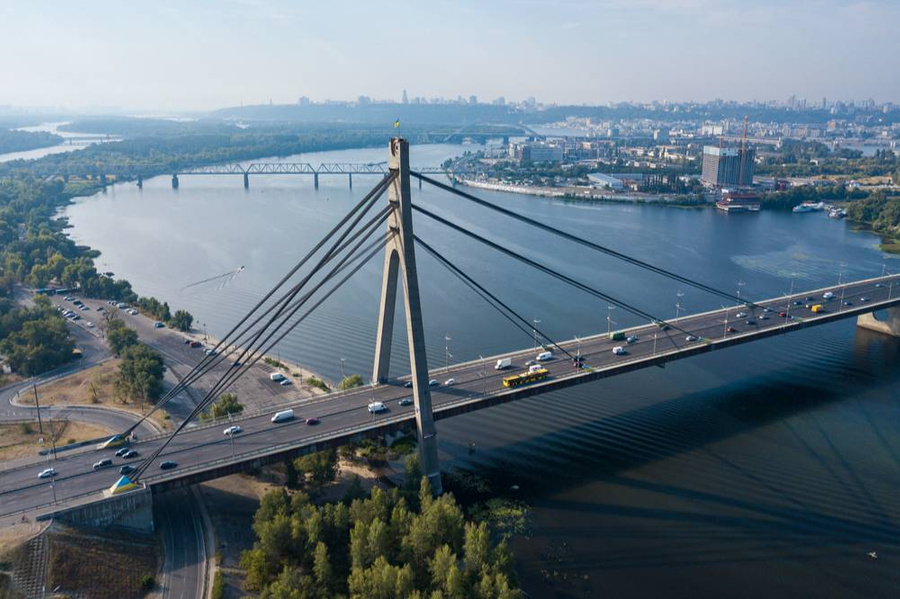 Мосты через Днепр. Фото © Shutterstock