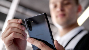 Власти задумались о запрете параллельного импорта смартфонов Samsung и LG