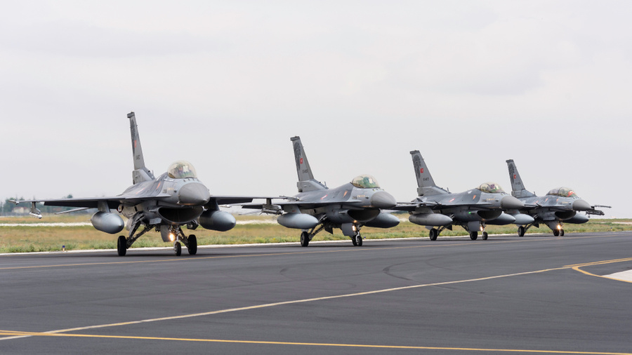 Истребители F-16 грозят неприятностями странам Европы, которые рискнут их приютить. Обложка © Shutterstock