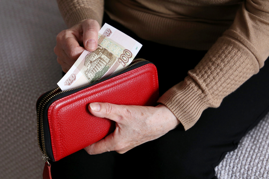 Работающим пенсионерам пересчитают выплаты. Фото © Shutterstock