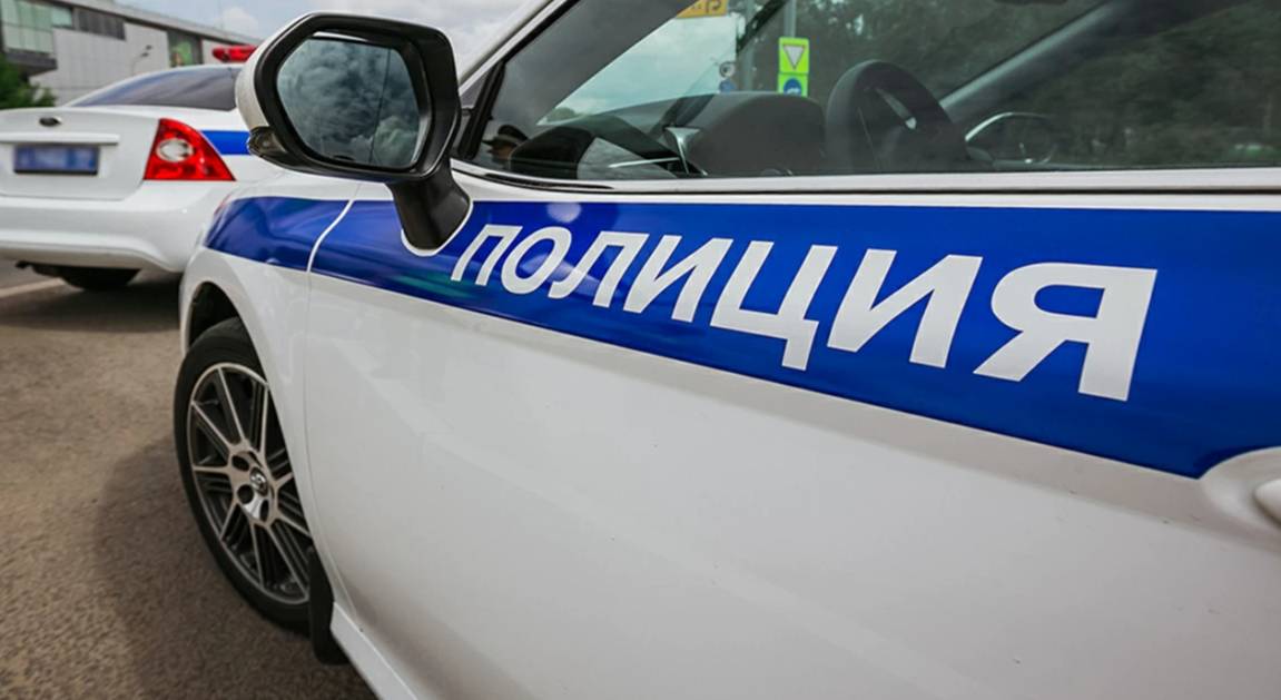 В Москве четверо клиентов проститутки ограбили её с автоматами