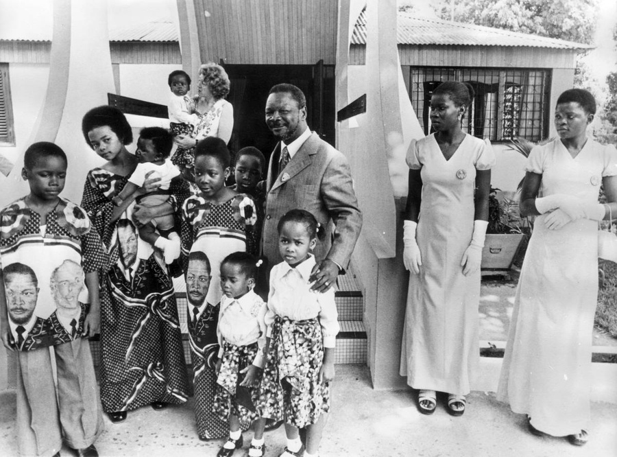 Жан Бедель Бокасса с членами семьи. Фото © Getty Images / Keystone