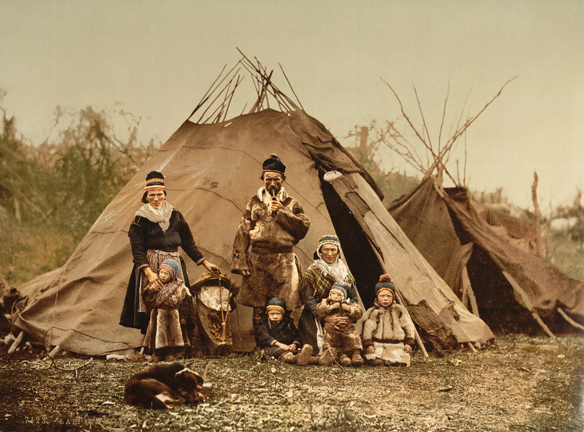 Семья саамов в Норвегии, около 1900 года. Фото © Wikipedia / Library of Congress