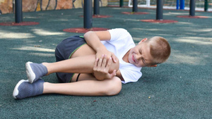 Травматолог рассказал, как оказать первую помощь упавшему ребёнку