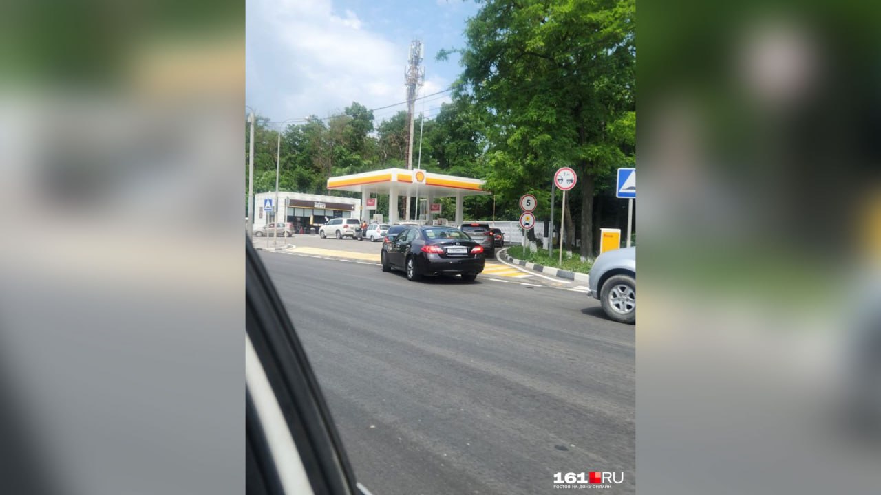 Ростовский губернатор заявил, что топлива на АЗС хватает, несмотря на ажиотаж