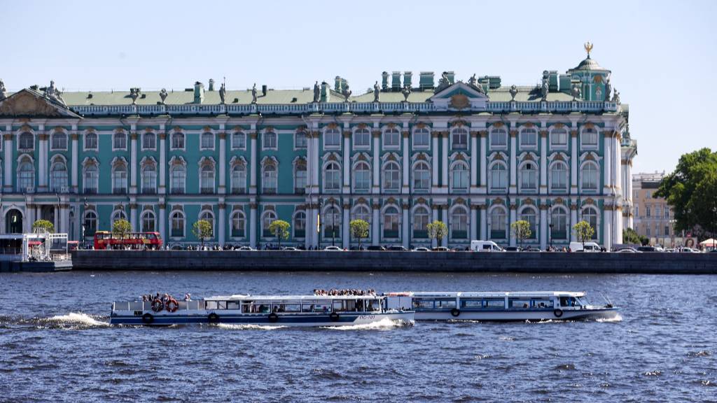 Санкт-Петербург попал в топ-10 самых популярных городов у туристов за июль