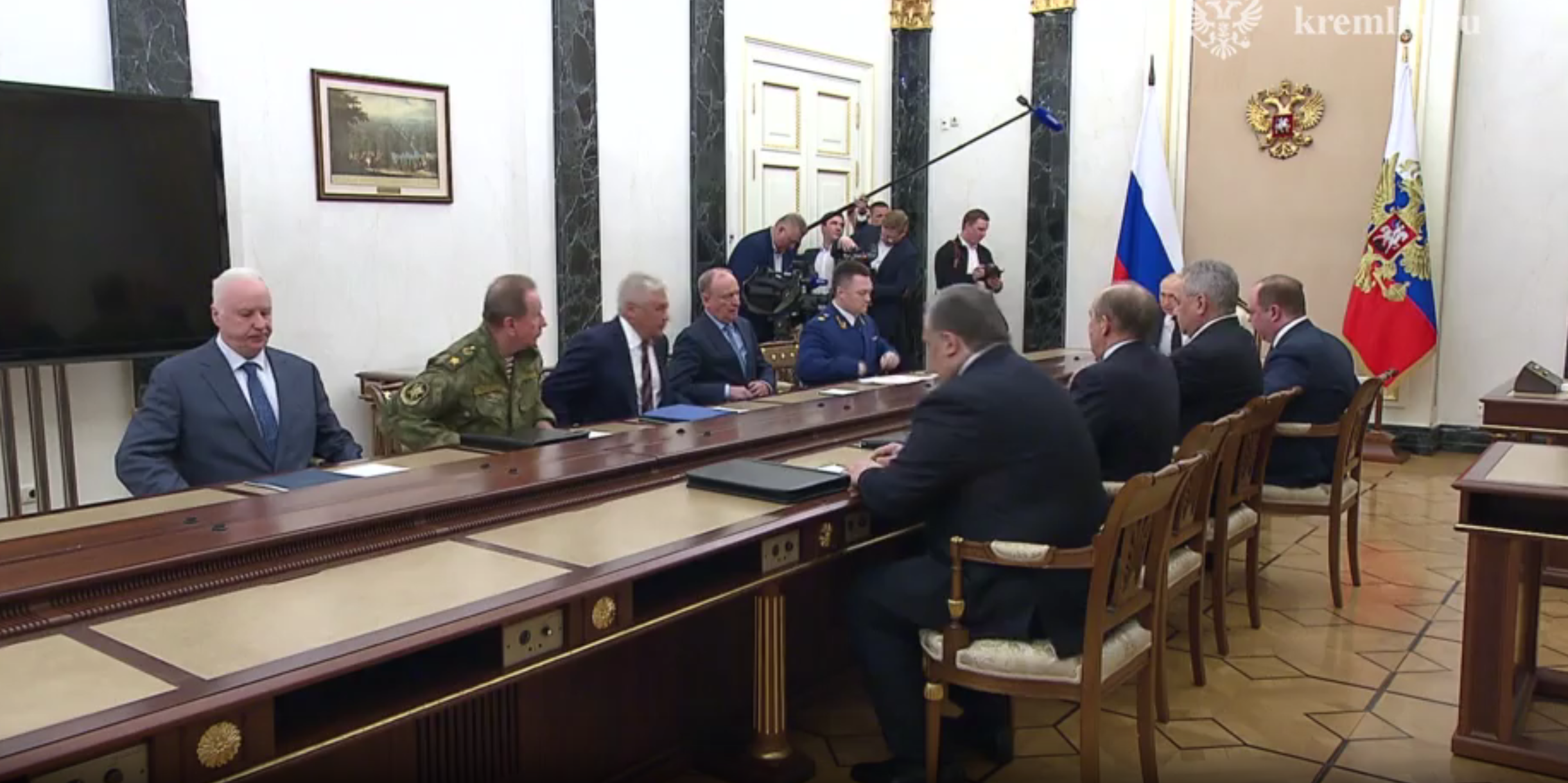 Путин предложил силовикам проанализировать ситуацию в связи с попыткой мятежа
