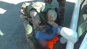 ФСБ показала видео задержания амурчанина, переводившего деньги ВСУ