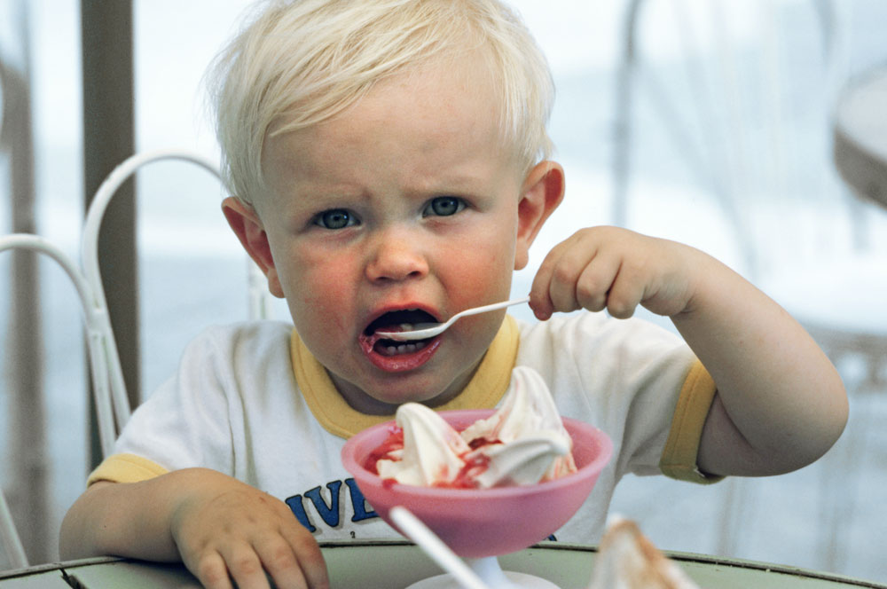 Самое гадкое мороженое и любовь советских детей — какой это вкус? Фото © ТАСС / Константин Дудченко, Борис Кавашкин