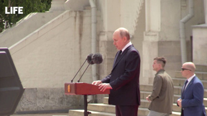 Путин объявил минуту молчания в память о погибших при подавлении мятежа лётчиках