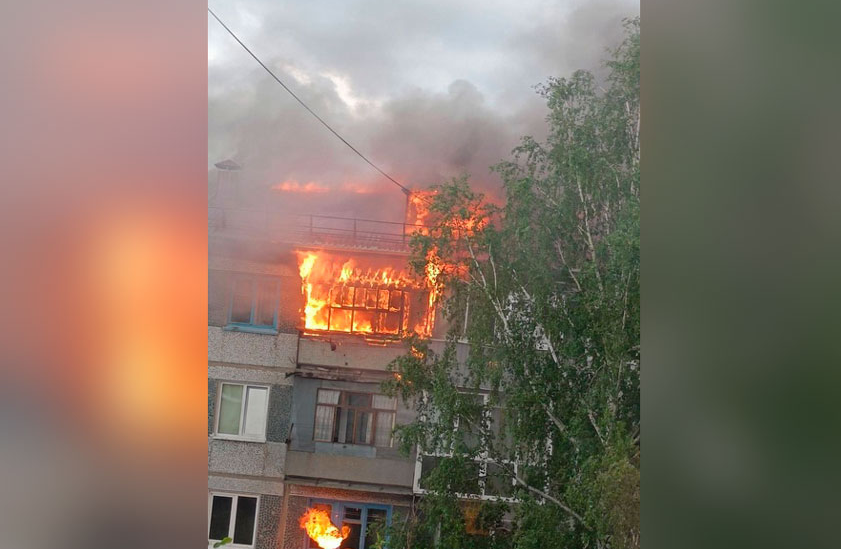 Пожар в многоэтажке в Омске. Фото © VK / Город 55. Новости Омска