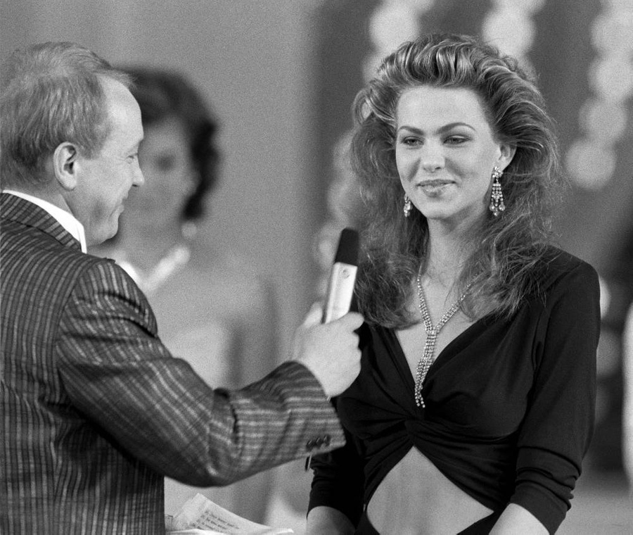 Юлия Суханова — победительница конкурса "Мисс СССР – 1989". Фото © Фотохроника ТАСС