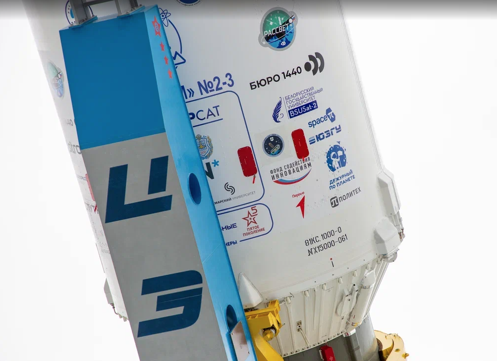 Логотип "Движения первых" рядом с лого Политеха на обшивке ракеты-носителя "Союз-2.1б". Фото предоставлено Лайфу