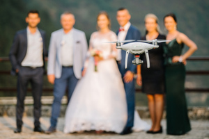 В ГД после публикации Лайфа призвали проверить свадебные агентства, запускающие дроны в Москве