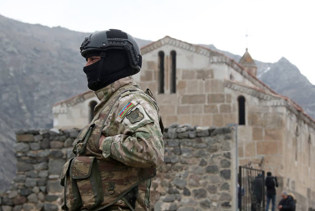 Минобороны России сообщило об убитых в перестрелке ВС Армении и Азербайджана в Карабахе
