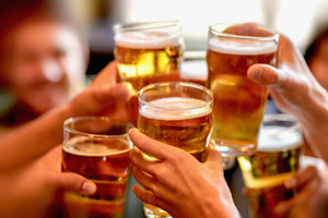В Госдуме предложили запретить розничную продажу пива и сидра в заведениях общепита