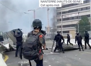 Полиция применила слезоточивый газ на "белом марше" в память об убитом подростке под Парижем