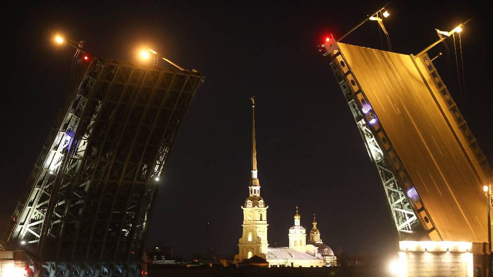 Дворцовый мост в Петербурге разведут под вьетнамскую музыку в честь Хо Ши Мина