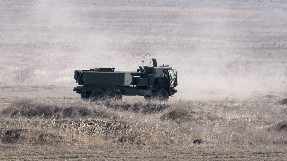 ВСУ во избежание потерь прячут Хаймарсы подальше от линии фронта, рассказал Сальдо