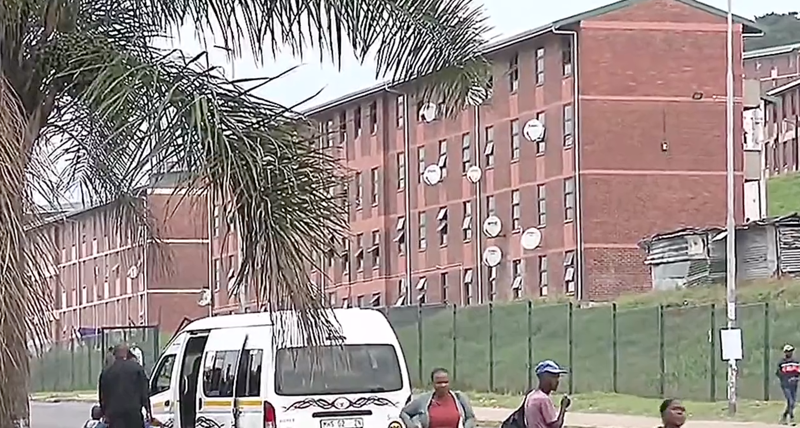 Семь человек убиты во время стрельбы в хостеле города Умлази в ЮАР