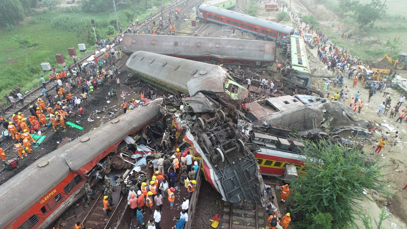 Названа точная причина железнодорожной катастрофы в Индии, унёсшей жизни почти 300 человек